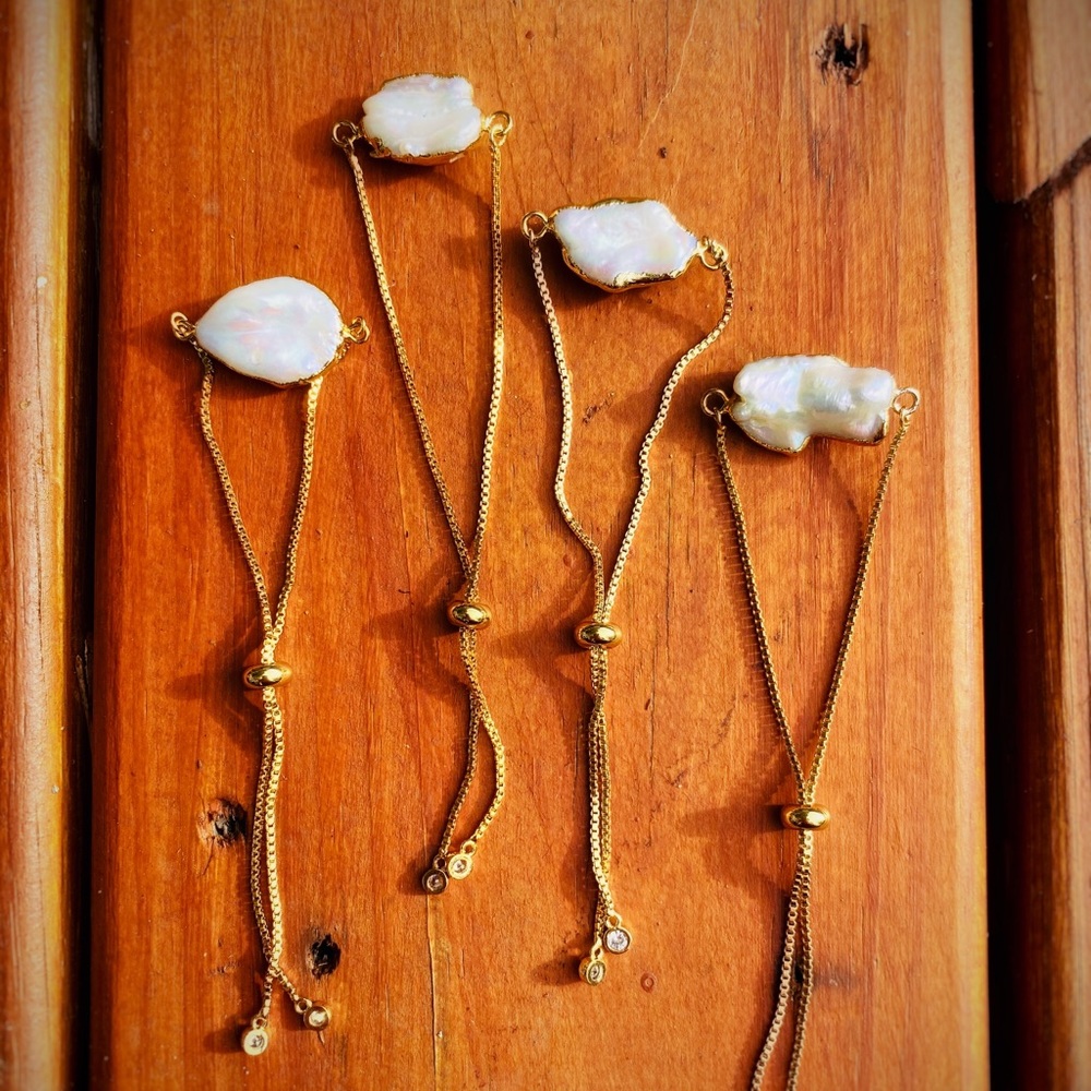 18K Freeform Pearl Bracelet